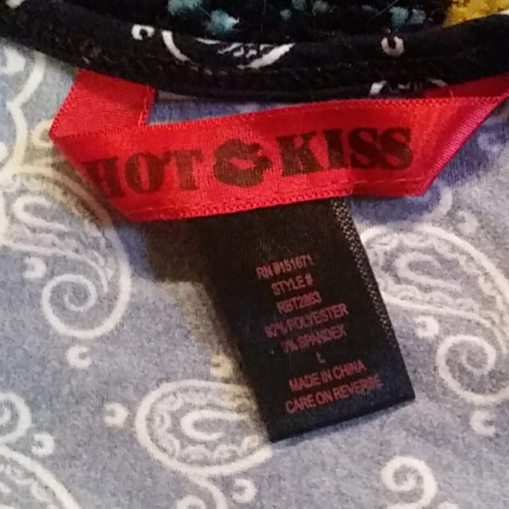 Hot Kiss Tank - Picture 3 of 3